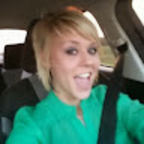 Meet your Posher, Jessica - Picture 1 of 1